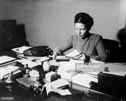 Simone de Beauvoir Dedicou sua Vida a Escrever Textos (3)